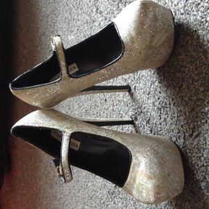 🌟Steve Madden Vintage Y2K Glam Pumps!🌟